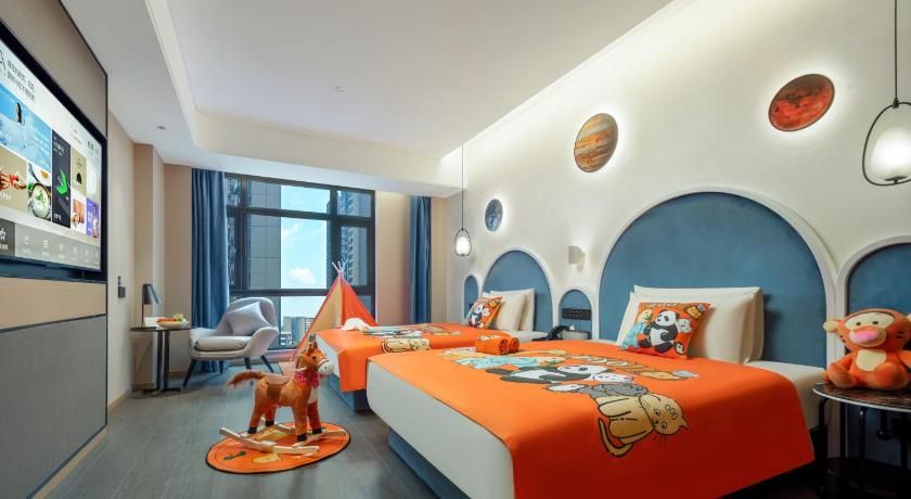 Atour Hotel Meizhou West Railway Station R&F Center