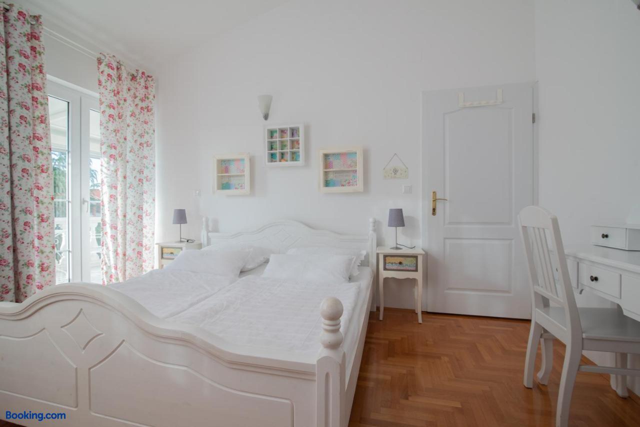 booking-1070970757-529109255-480711 Hotel Villa Vera 2
