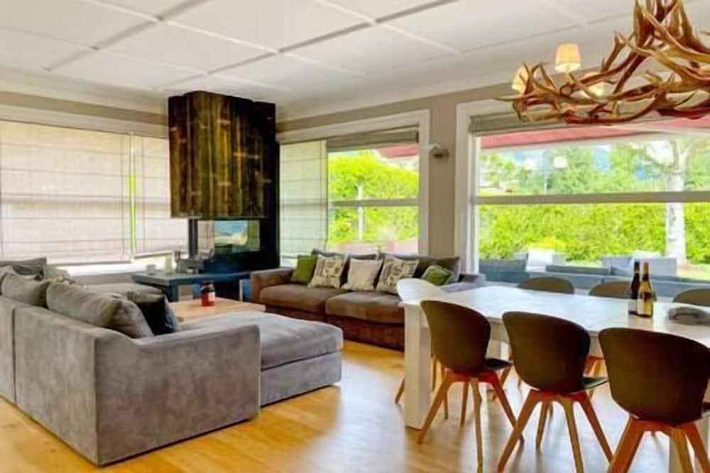 Lakehouse Waterfront Villa 15/18p, Lake Annecy Rhône-Alpes - Doussard visuel 2/5 Lakehouse Waterfront Villa 15/18p, Lake Annecy Rhône-Alpes - Doussard visuel 2/5