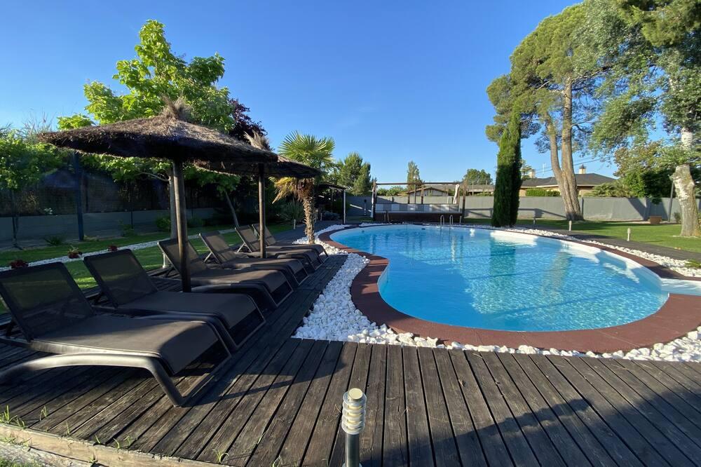 Luxury villa with detail decorated pool Aragon - Saragosse visuel 5/5 Luxury villa with detail decorated pool Aragon - Saragosse visuel 5/5