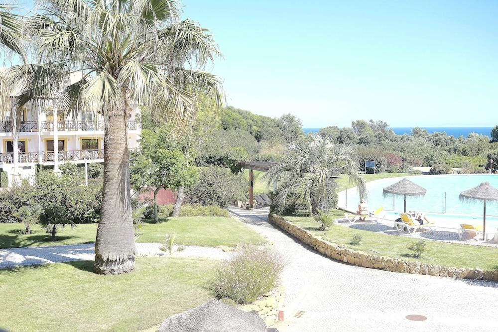 sembo-289390-bcb94e-180120 Luzmar Villas