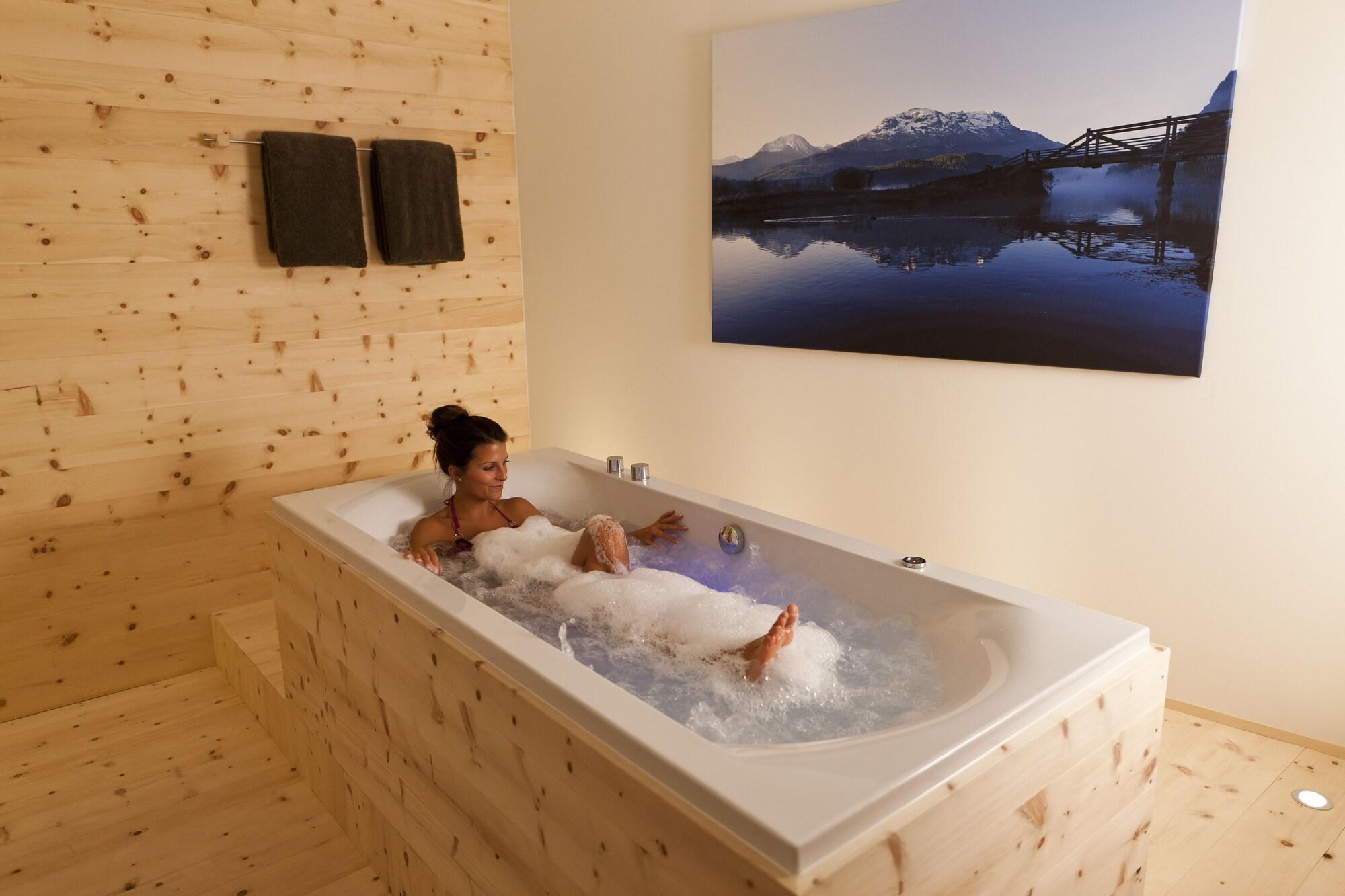 expedia_group-621900-54e861-887952 In Lain Hotel Cadonau