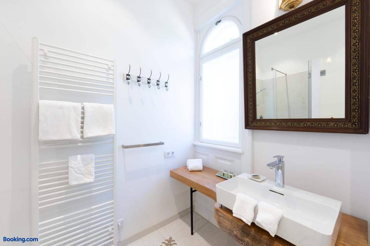 booking-555360-428499024-962249 Schloss Schönau