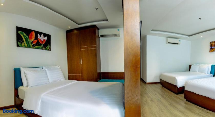 booking-1070875012-528156555-564196 Golden Sun Apartment by New Sky Travel