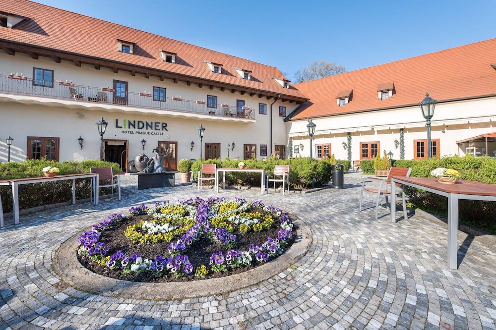 expedia_group-679788-39829167-758142 Lindner Hotel Prague Castle