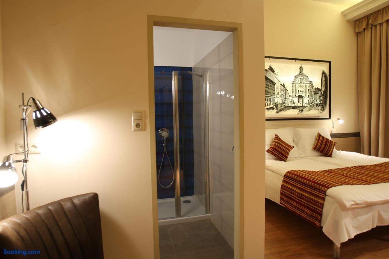 booking-2954198-117585048-227780 Lion Prémium Hotel