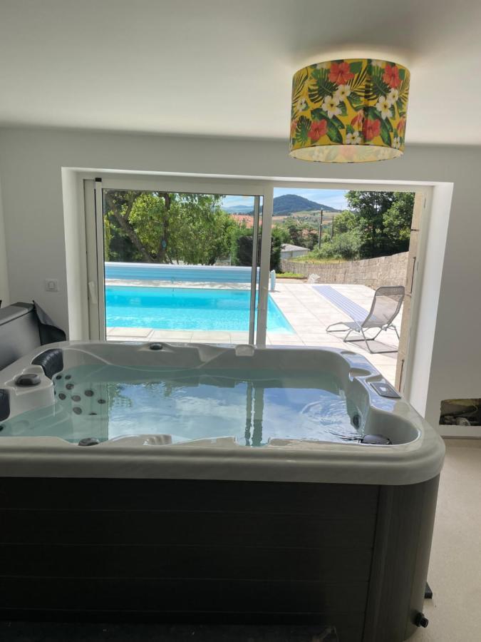 Gite authentique au coeur de Blavozy avec piscine privée et jacuzzi Auvergne - Blavozy visuel 2/5 Gite authentique au coeur de Blavozy avec piscine privée et jacuzzi Auvergne - Blavozy visuel 2/5
