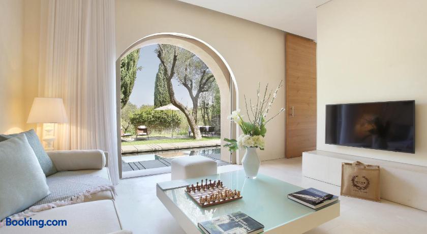 booking-547010-146710074-368171 MUSE Saint-Tropez
