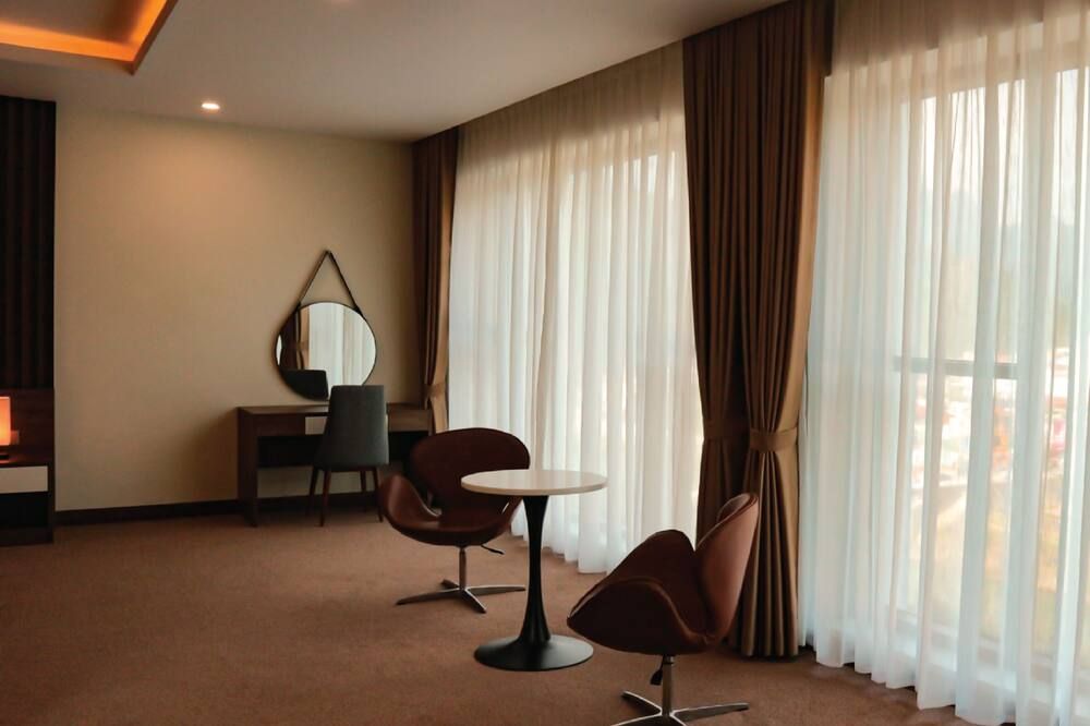 YEN BIEN LUXURY HOTEL