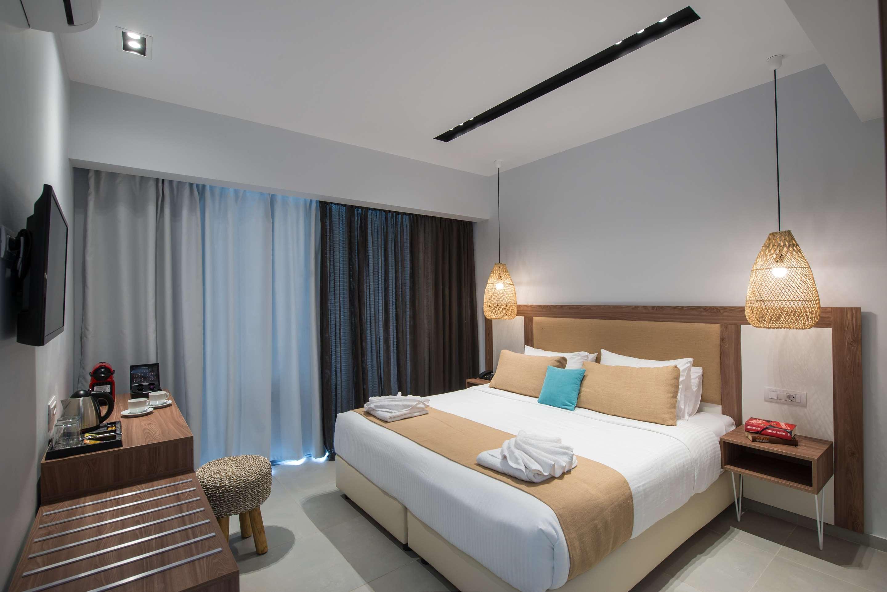 ice-4288209-5c76e6-638462 Paralos Lifestyle Beach