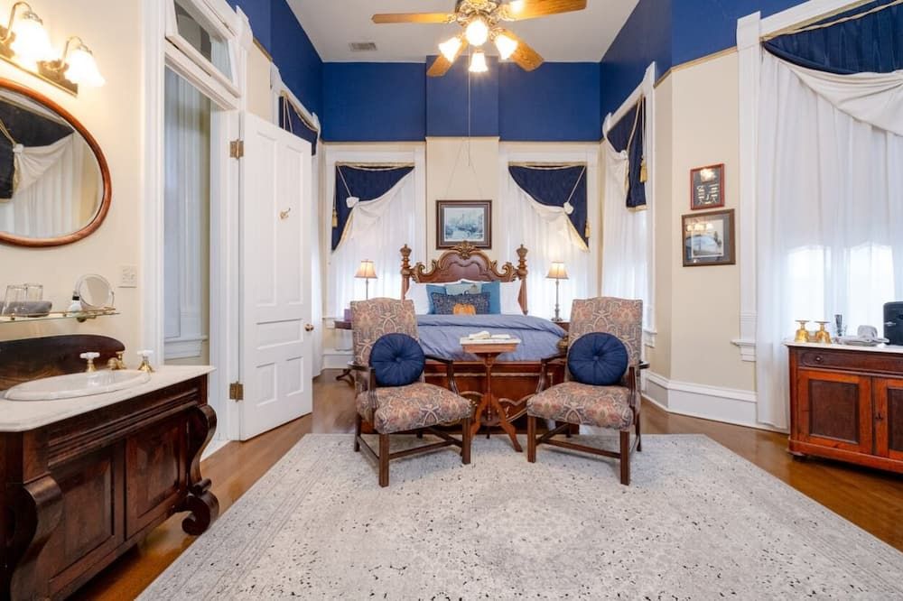 The Empress of Little Rock