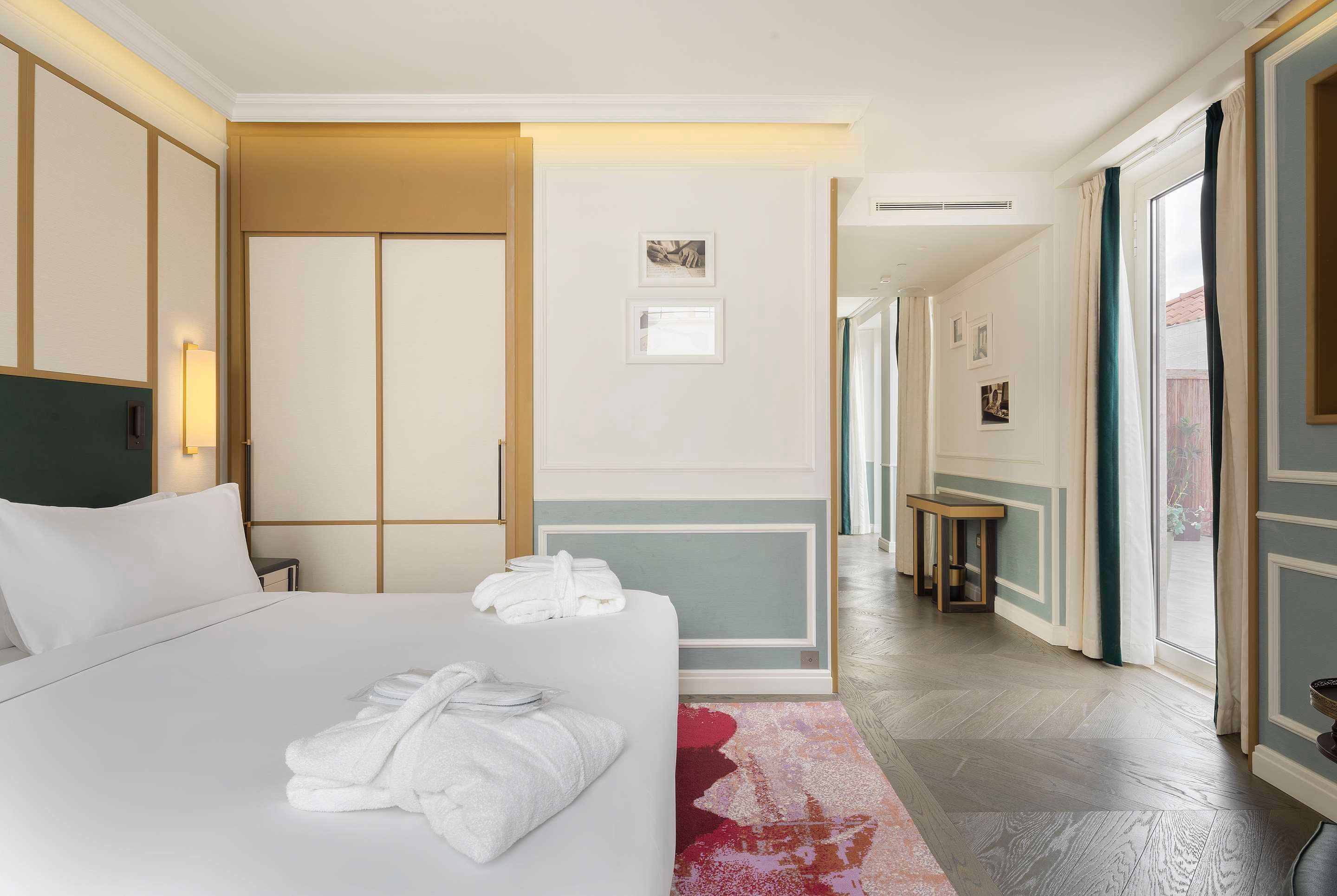 The Emerald House Lisbon, Curio Collection by Hilton