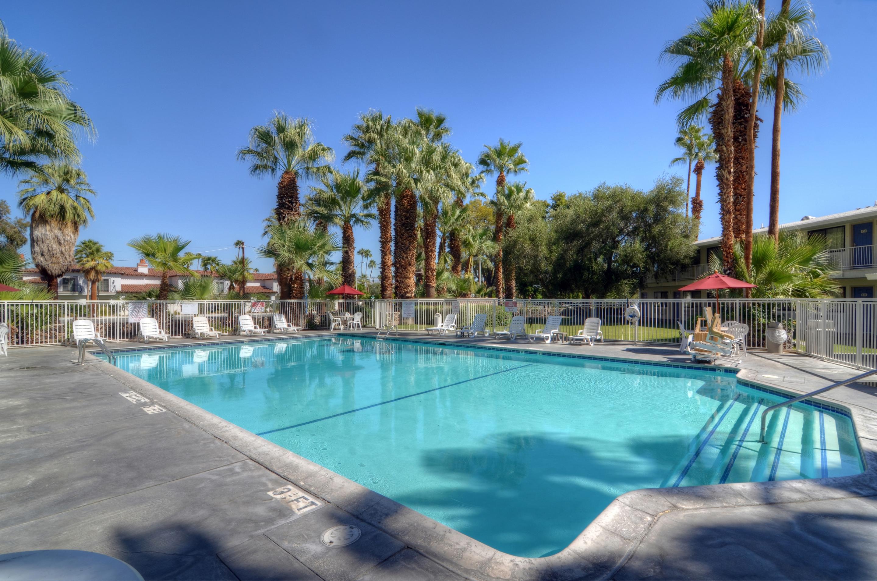 Motels 6 - 5s8oe9y