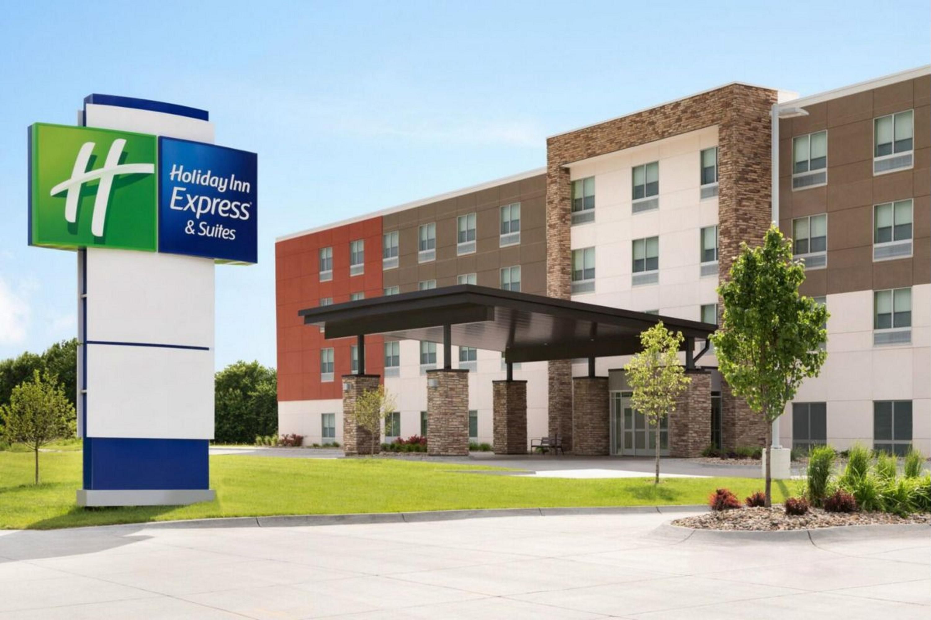 Holiday Inn Express & Suites Miramar