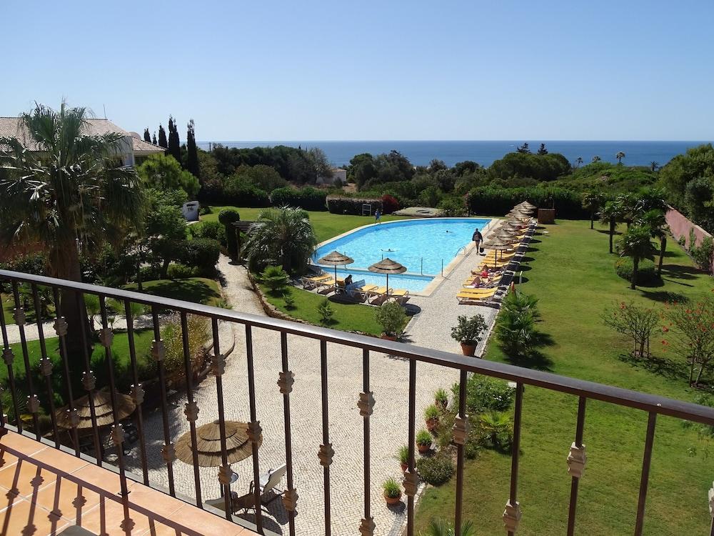 sembo-289390-056443-292629 Luzmar Villas