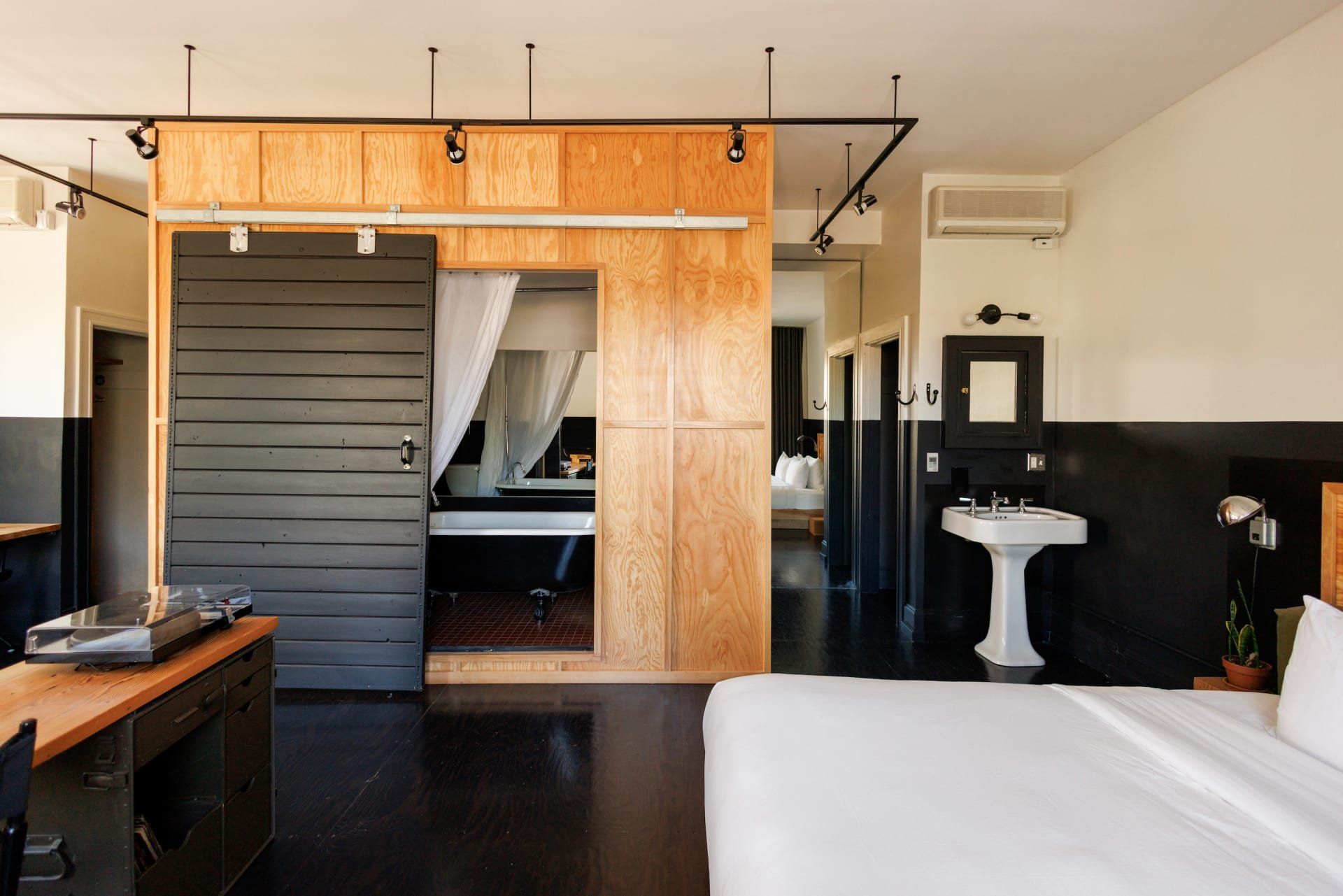 The Clyde Hotel Portland by Kasa