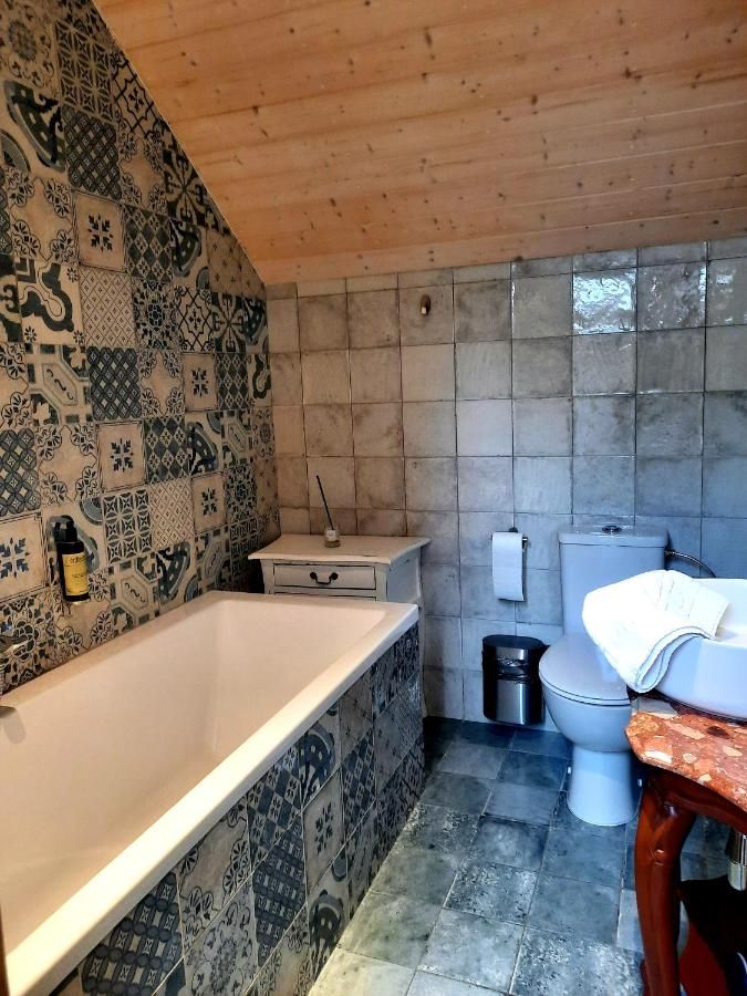 Lake & Library boutique Hotel