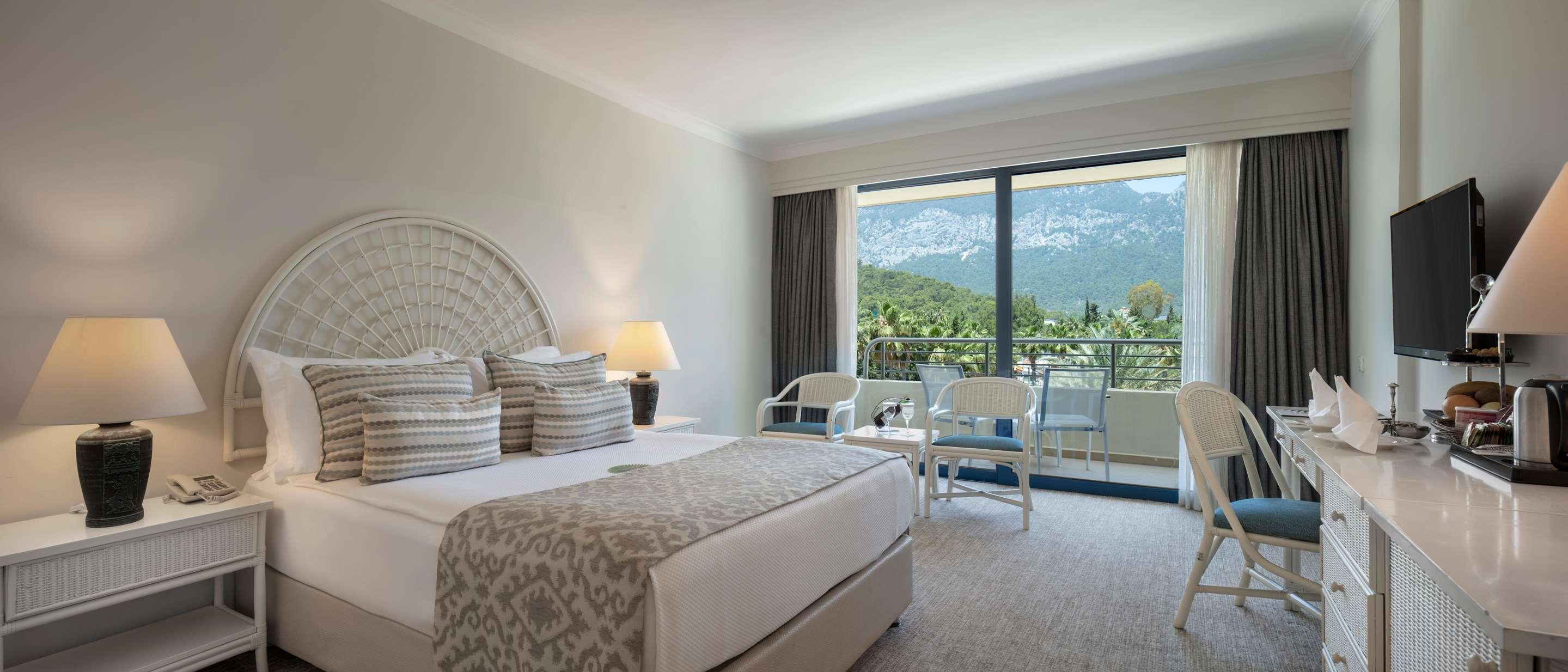 ice-398381-e28b80-481047 Mirage Park Resort