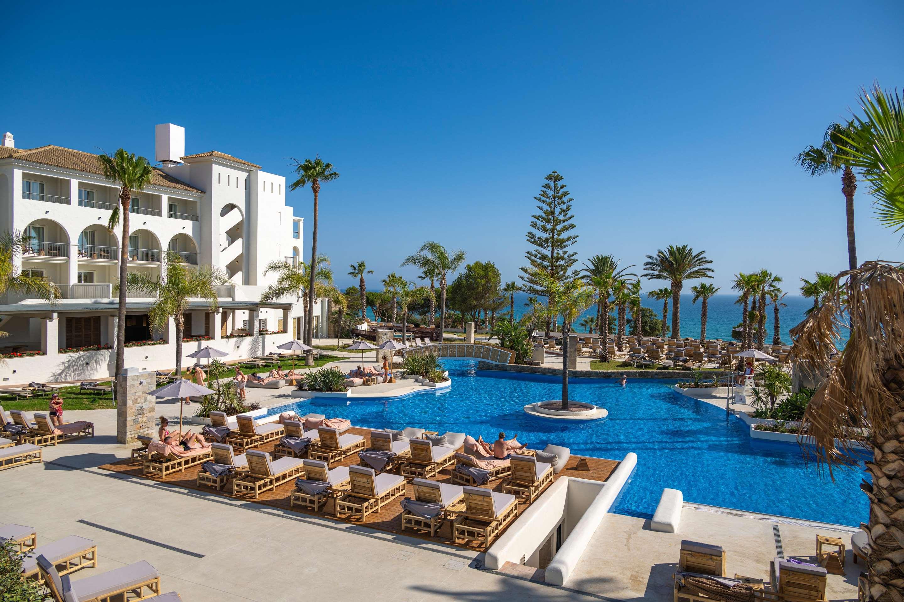 ice-1070823493-4326ec-872210 Daia Slow Beach Hotel Conil