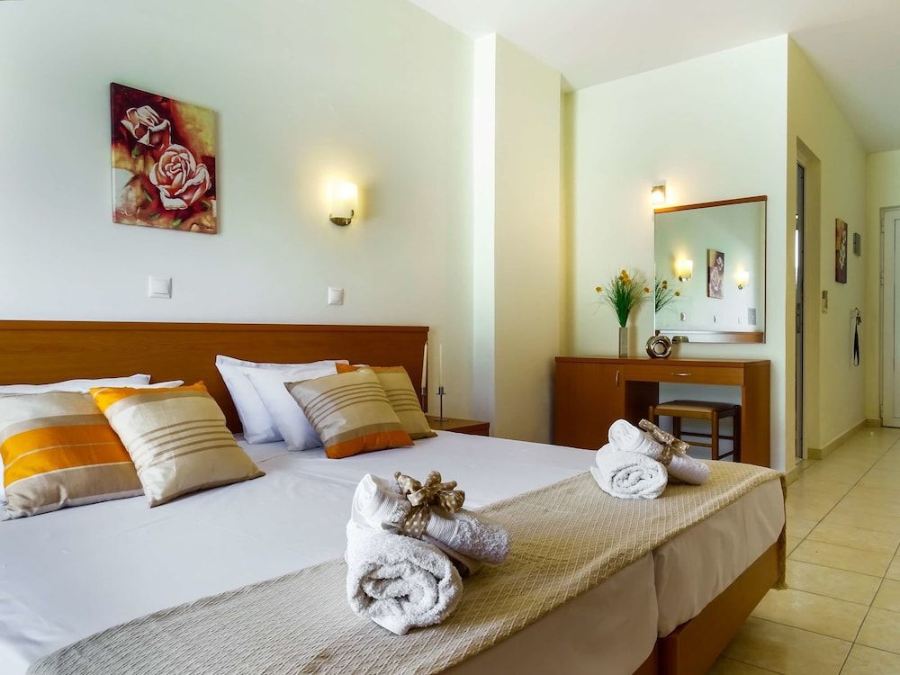 Tsambikos Apts 4