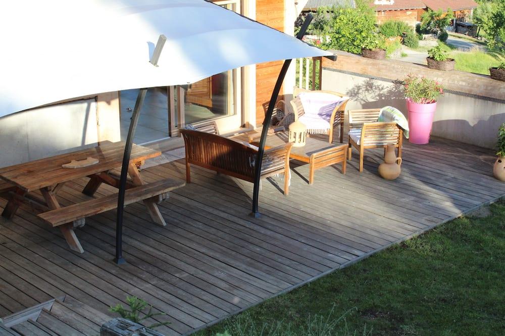 Chalet with panoramic view, access to the slopes via free shuttle at 100 meters. Rhône-Alpes - Manigod visuel 4/5 Chalet with panoramic view, access to the slopes via free shuttle at 100 meters. Rhône-Alpes - Manigod visuel 4/5