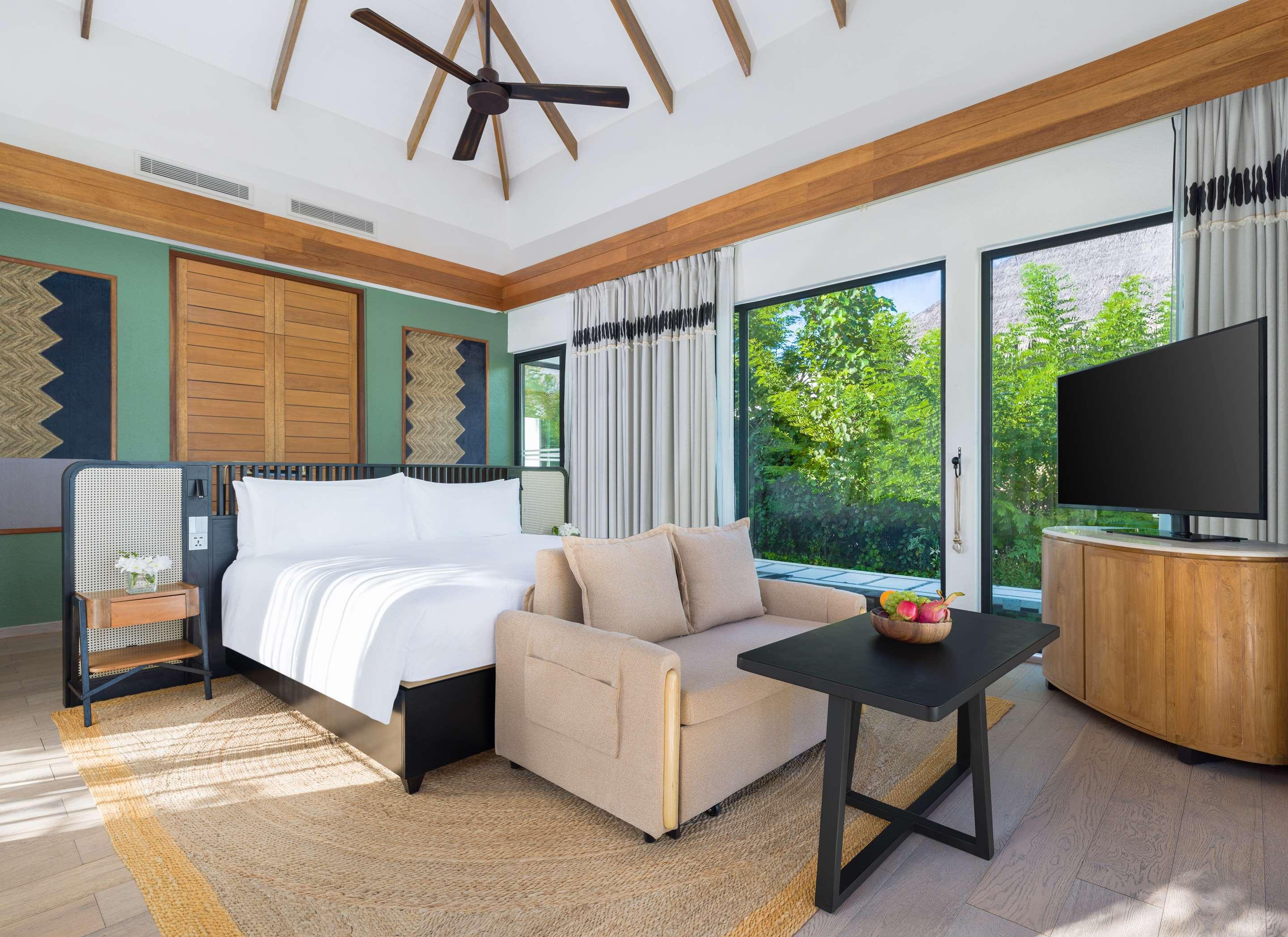 ice-1070466236-111568646-292849 Hilton Maldives Amingiri Resort & Spa