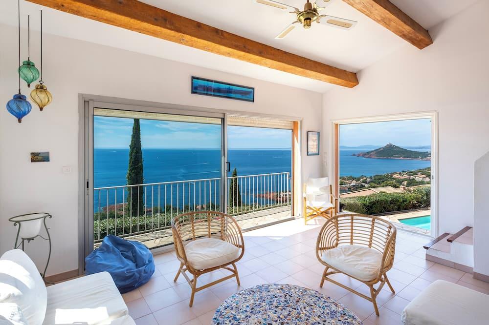 Charming Family Villa with Spectacular View Provence-Alpes-Côte d'Azur - Saint-Raphaël visuel 5/5 Charming Family Villa with Spectacular View Provence-Alpes-Côte d'Azur - Saint-Raphaël visuel 5/5