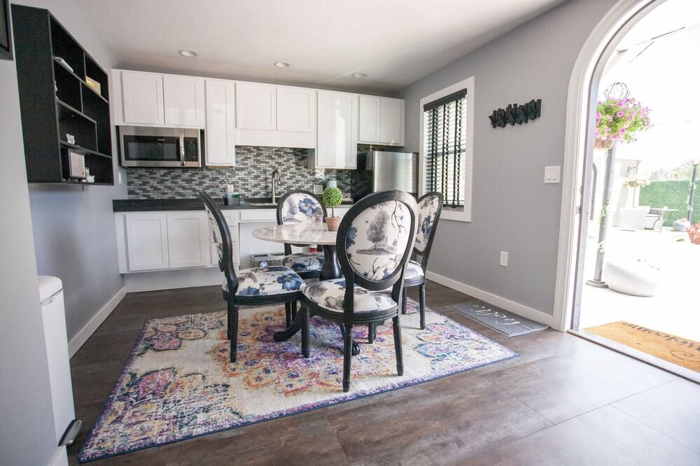 EO Bungalows, Black Hills