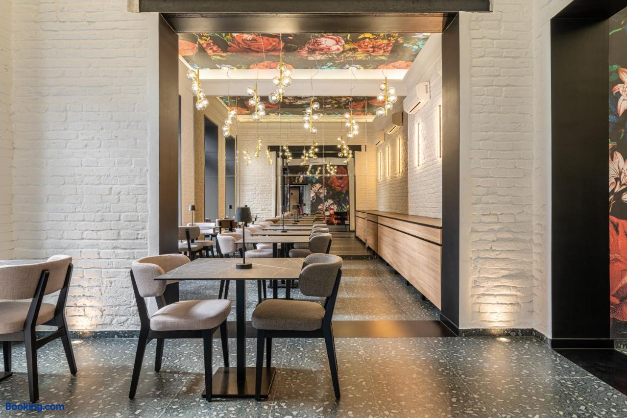 Urban Hotel