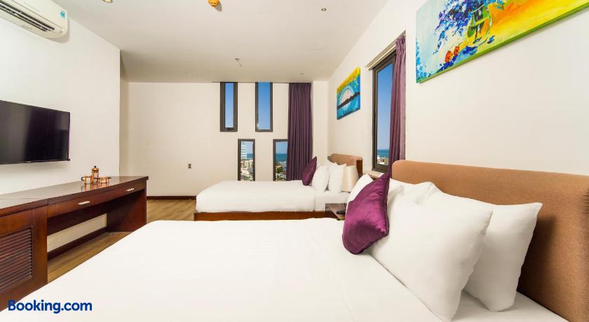 booking-1070875012-528065984-482316 Golden Sun Apartment by New Sky Travel