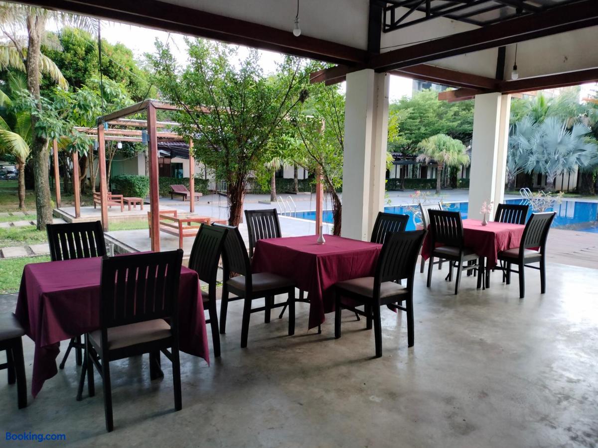 booking-2256125-502048180-056748 Twin Palms Resort