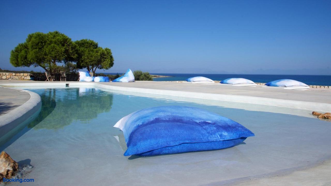 booking-613036-319371126-830216 Capari Suites