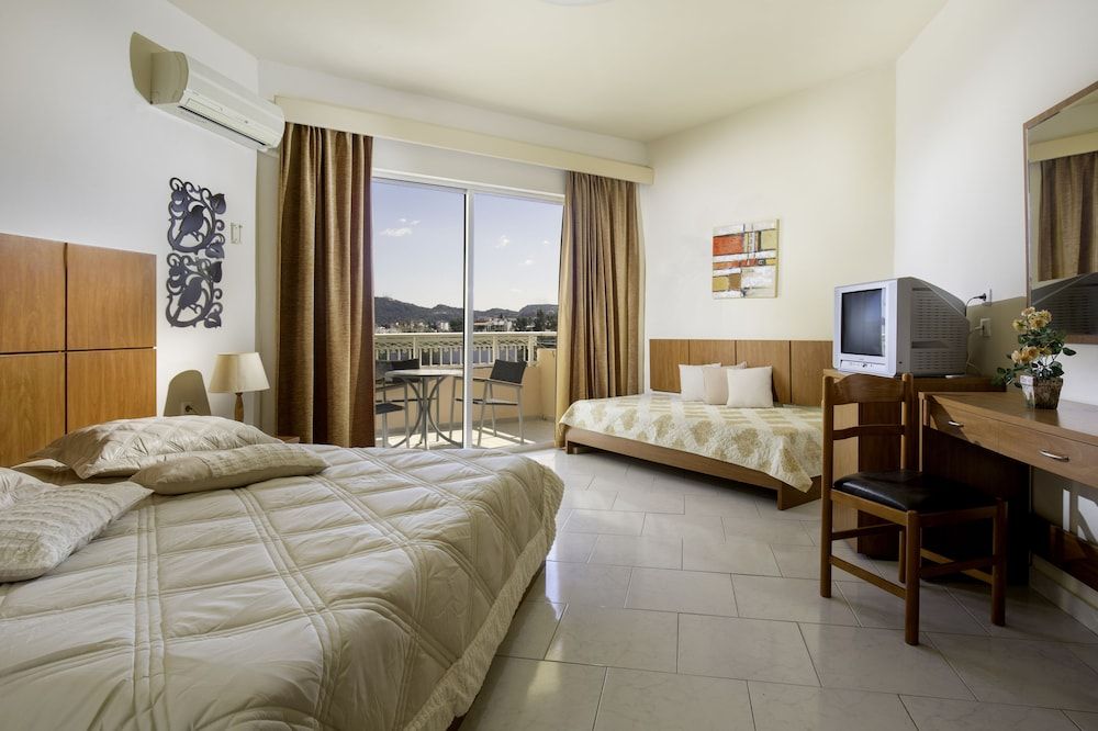 Lyristis Dinos Studios & Apartments 3