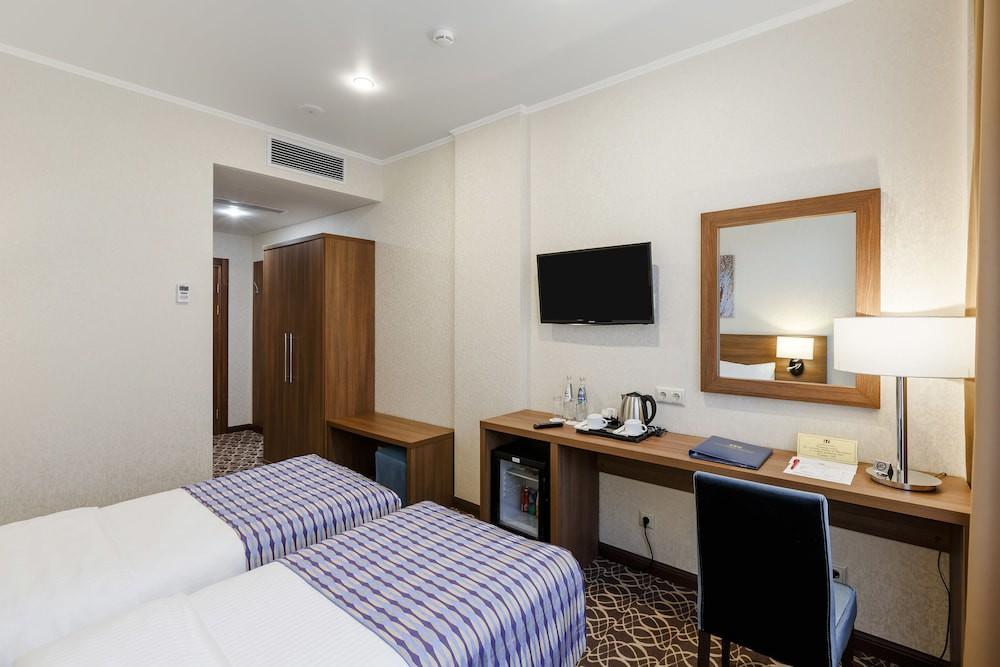 sembo-2857953-22e8be-167444 Raymond Hotel