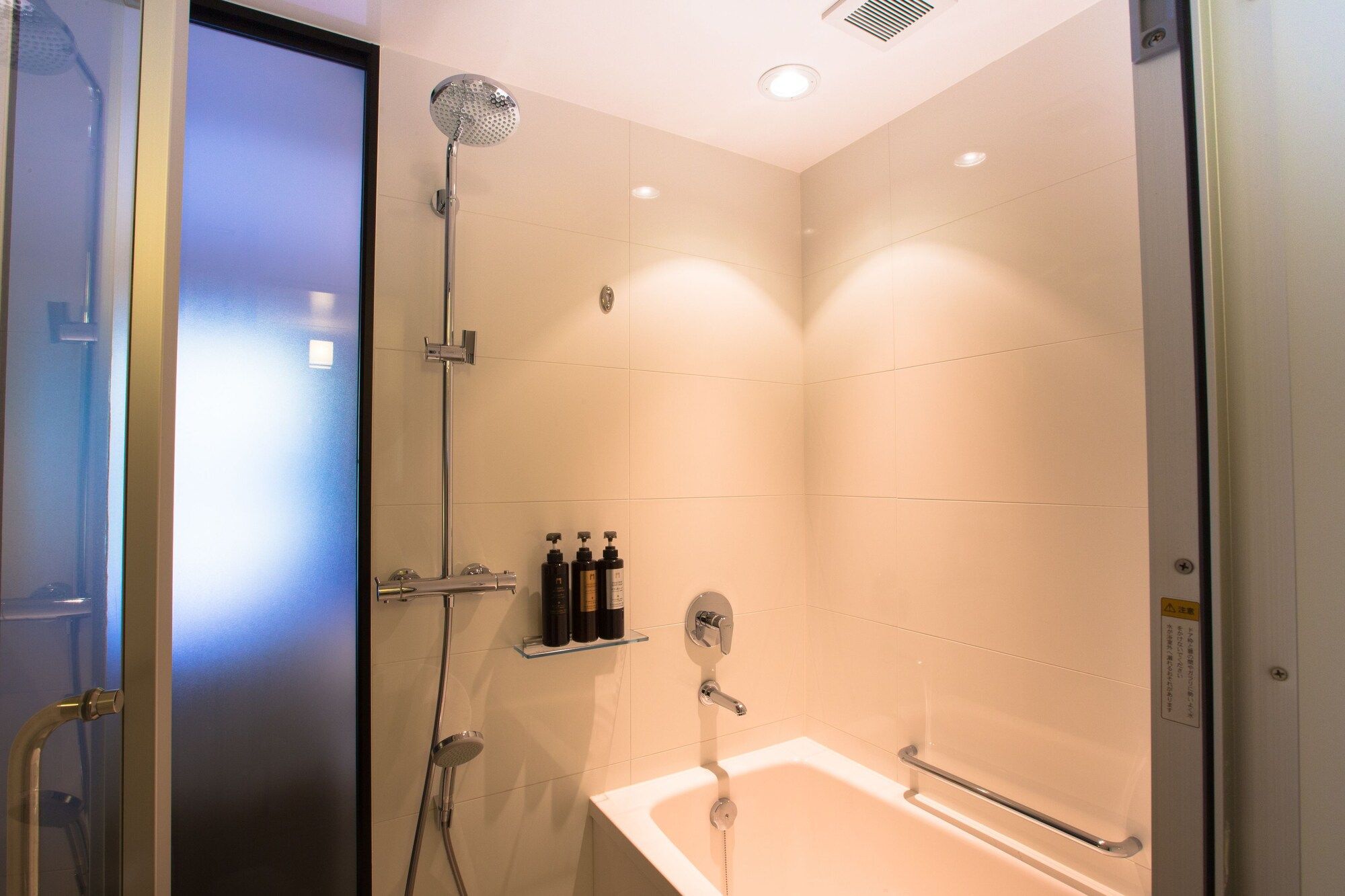 The Gate Hotel Asakusa Kaminarimon by Hulic