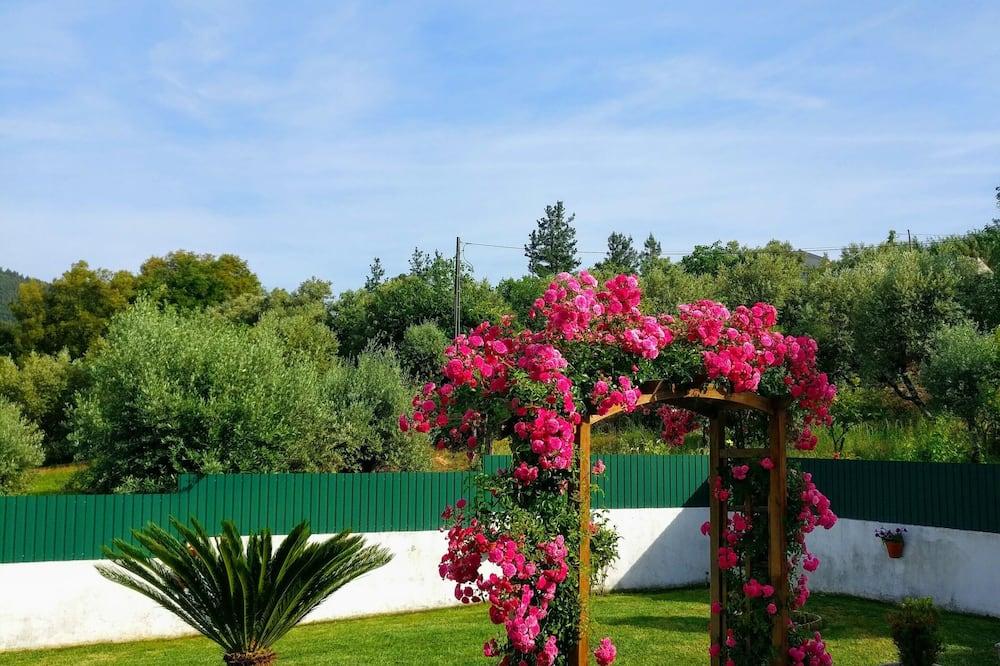 Vacation home with terrace and private garden with mountain views, Wi-Fi Centrum - Penela visuel 1/10 Vacation home with terrace and private garden with mountain views, Wi-Fi Centrum - Penela visuel 1/10