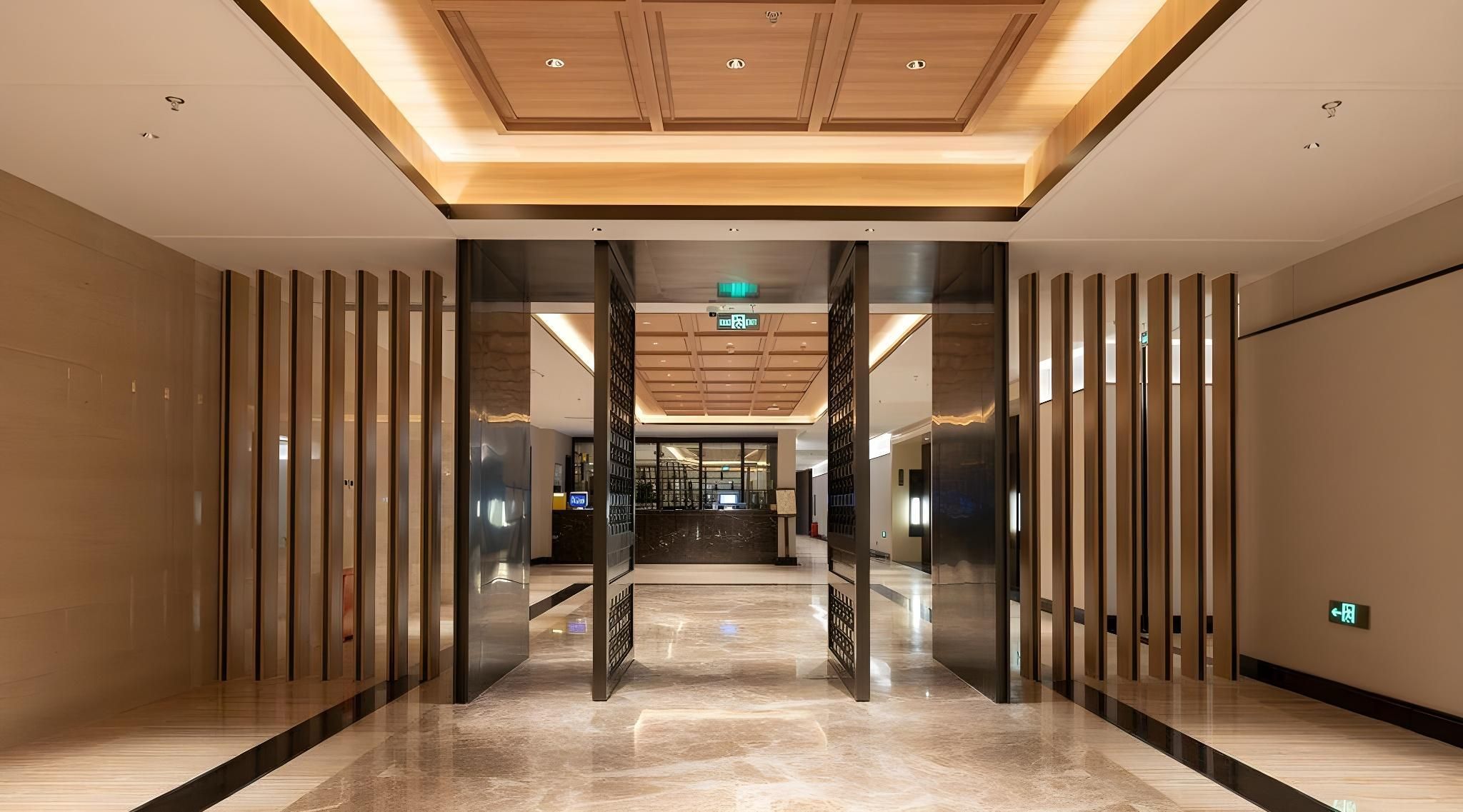 Century Huatian Hotel