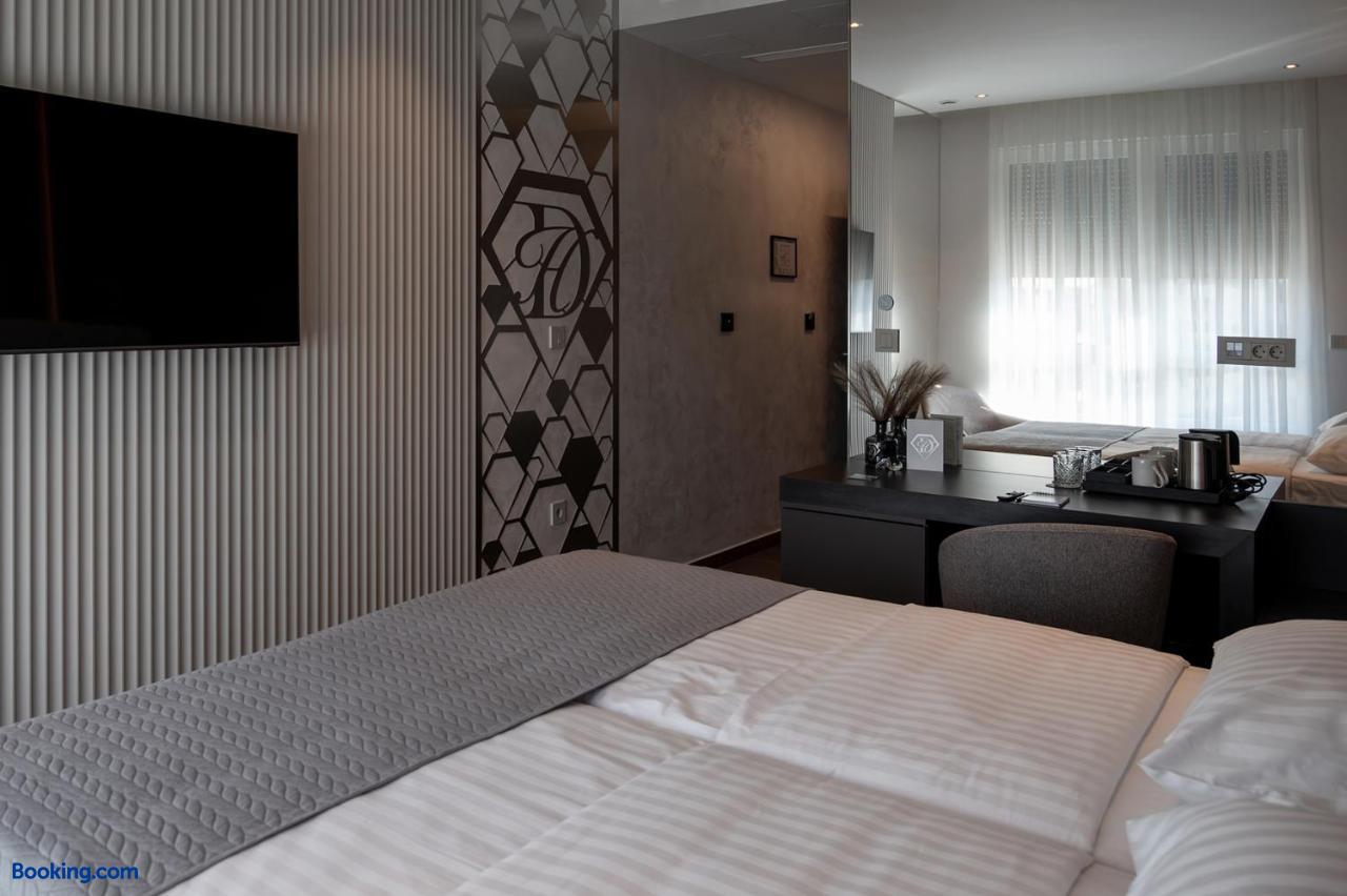 booking-1071944883-600614543-870681 Diamond Hotel