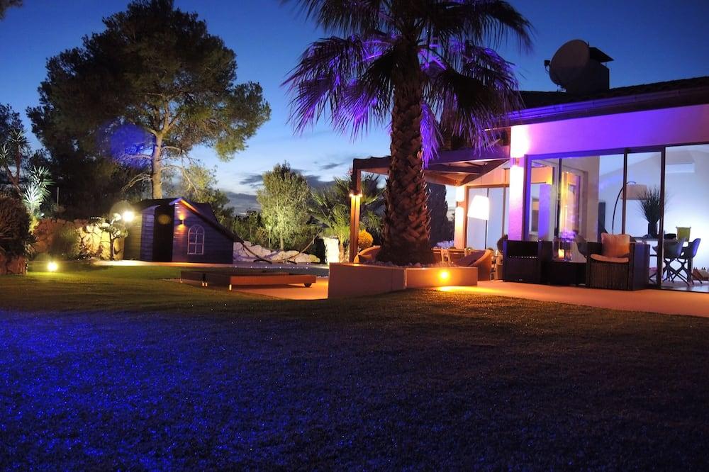 Villa Vista, Breathtaking Sea Views, Stylish , Refurbished Peaceful Location Costa Dorada - Sitges visuel 1/5 Villa Vista, Breathtaking Sea Views, Stylish , Refurbished Peaceful Location Costa Dorada - Sitges visuel 1/5