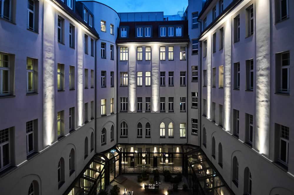 expedia_group-2011280-209114517-551728 Roomers Berlin Steinplatz, Autograph Collection
