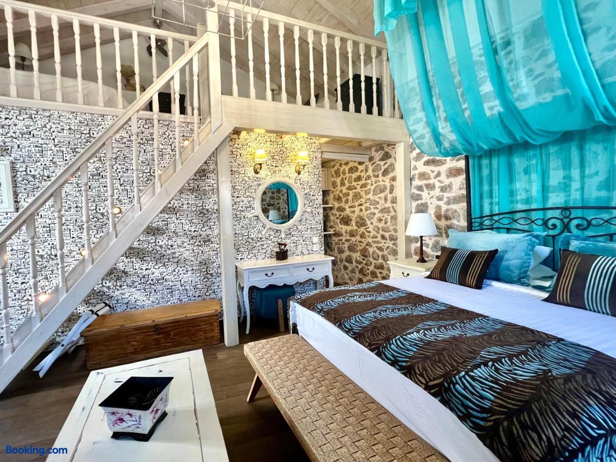 booking-684144-565279778-504300 PortaDelMare deluxe suites