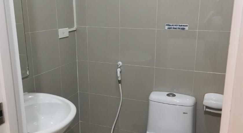 Modern 1BR with balcony and 100mbps wifi