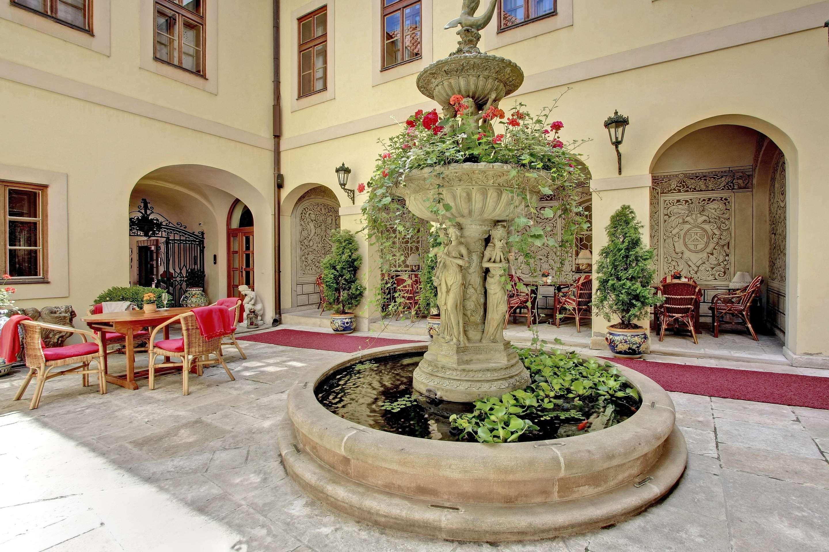 ice-204111636-65942368_3XL-590345 Alchymist Grand Hotel & Spa