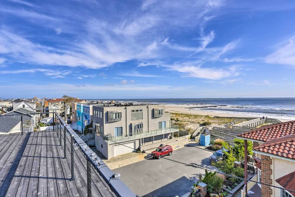 Luxury Long Beach Villa With Ocean Views!