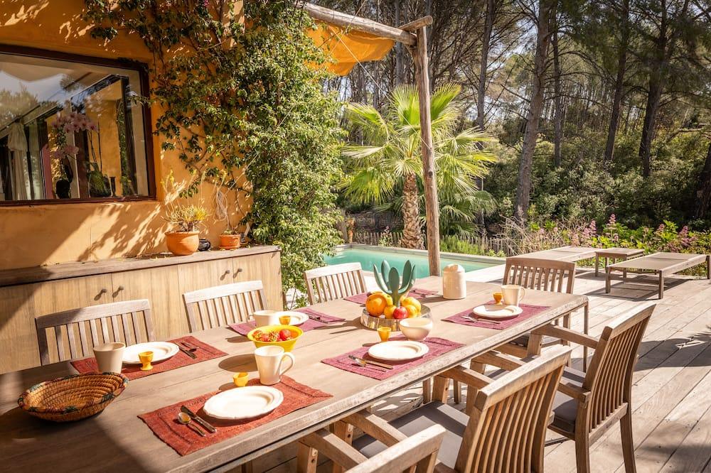 Villa La Finca meublé 5 de tourisme St Cyr-sur-Mer Les Lecques Provence-Alpes-Côte d'Azur - Saint-Cyr-sur-Mer visuel 3/5 Villa La Finca meublé 5 de tourisme St Cyr-sur-Mer Les Lecques Provence-Alpes-Côte d'Azur - Saint-Cyr-sur-Mer visuel 3/5