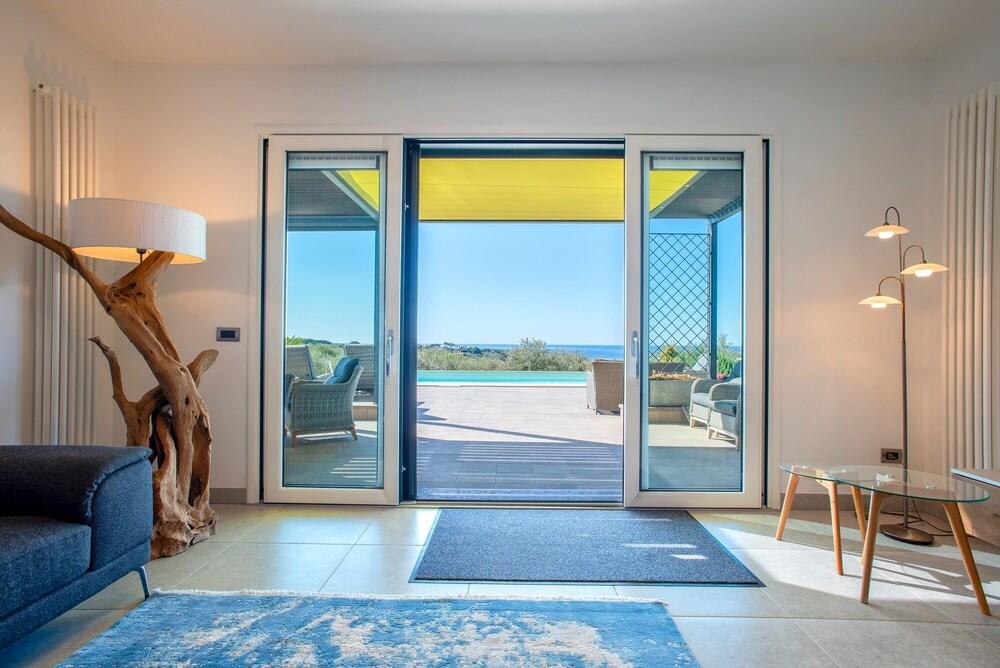 ClickSardinia prestigious sea view, for exclusive use, villa with swimming pool Sardinië - Alghero visuel 3/5 ClickSardinia prestigious sea view, for exclusive use, villa with swimming pool Sardinië - Alghero visuel 3/5