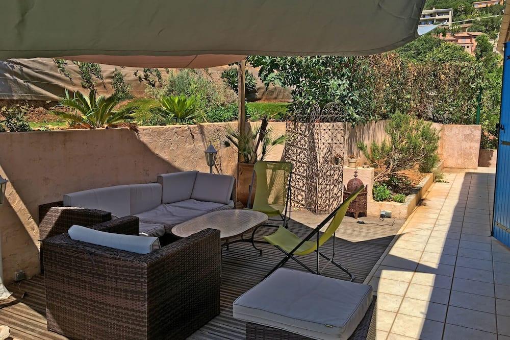 Magnificent Villa with swimming pool, garden and terraces Provence-Alpes-Côte d'Azur - Hyères visuel 1/5 Magnificent Villa with swimming pool, garden and terraces Provence-Alpes-Côte d'Azur - Hyères visuel 1/5