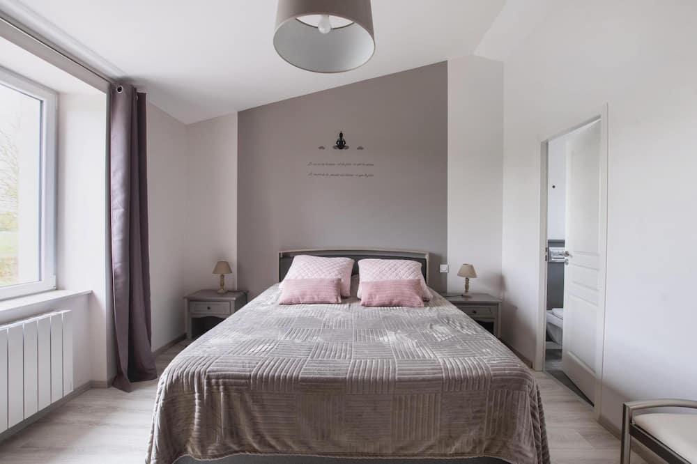 Gîte for 12 people, classified 4 with heated and covered swimming pool Pays de Loire - Mervent visuel 3/5 Gîte for 12 people, classified 4 with heated and covered swimming pool Pays de Loire - Mervent visuel 3/5