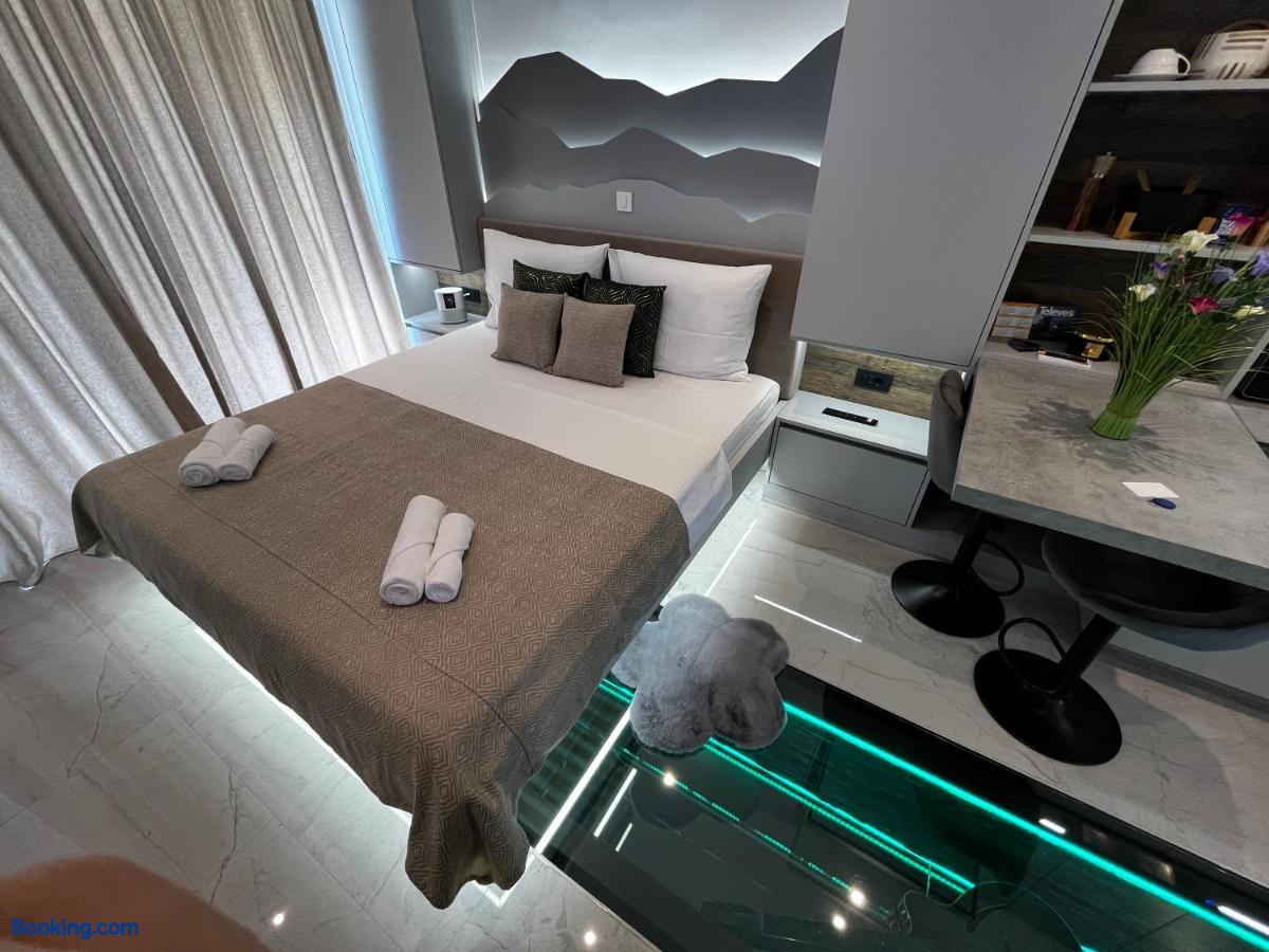 booking-1071692908-581567977-497449 La Luna Petite Suite Deluxe with Free Jacuzzi, Bikes & Covered Parking