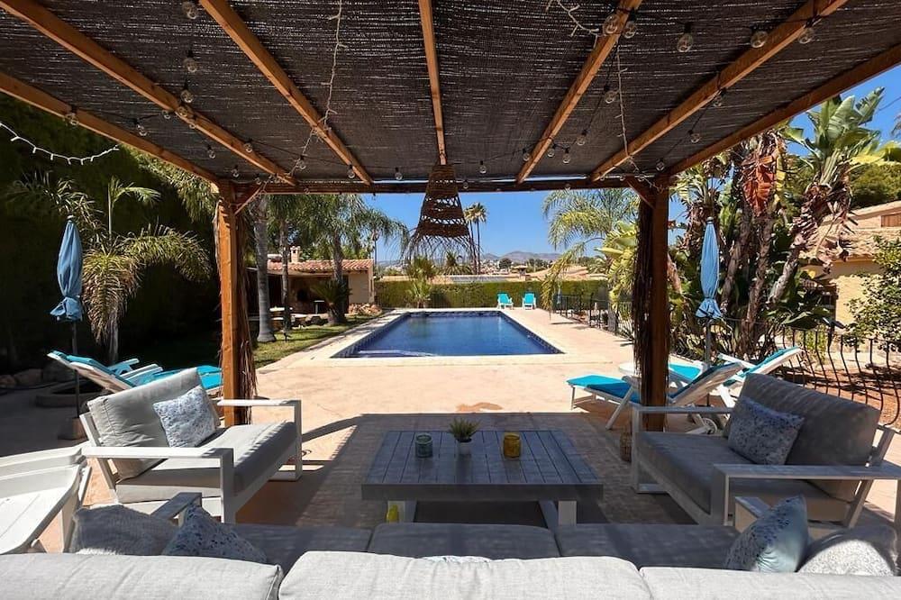 Villa 8 pers with big pool and jacuzzi from 450m of the sea ( Airconditioned) Costa Blanca - Calpe visuel 3/5 Villa 8 pers with big pool and jacuzzi from 450m of the sea ( Airconditioned) Costa Blanca - Calpe visuel 3/5